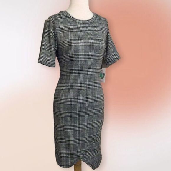 IRIS Black and White Body Con Houndstooth Plaid Short Sleeve Dress Size S NWT - Picture 2 of 12